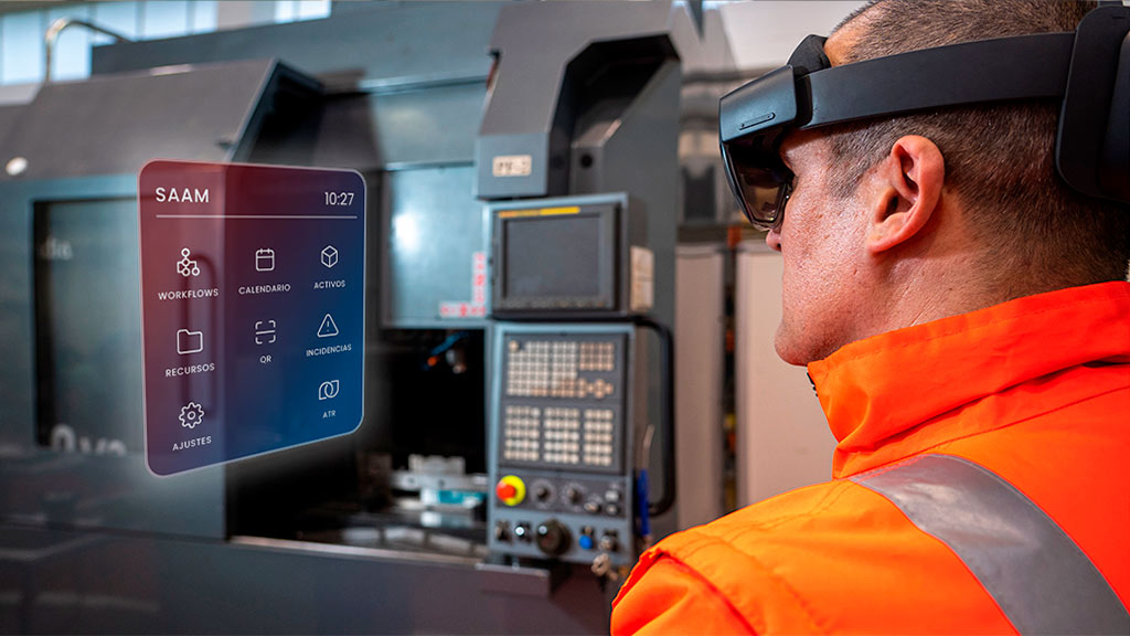 Opérateur d'une usine industrielle utilisant SAAM, le logiciel multiplateforme d'Innovae. Opérateur d'une usine industrielle utilisant SAAM, le logiciel multiplateforme d'Innovae.